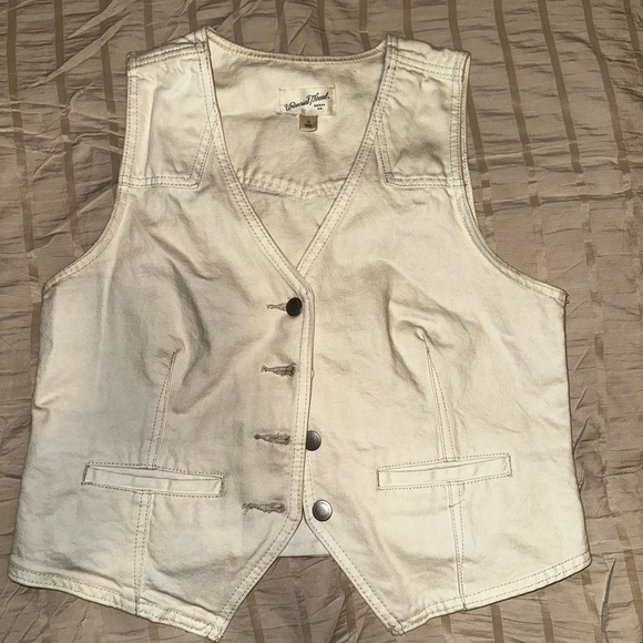 Cream Button-Up Vest - Picture 2 of 7